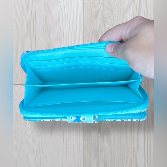 Women’s Vera Bradley Wallet - Picture 6 of 10